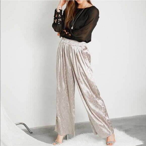 Gimmicks Satin Wide Leg Pants Silver Floral Print Size M - Picture 5 of 7